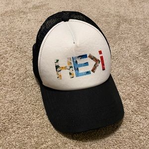 He>I trucker hat